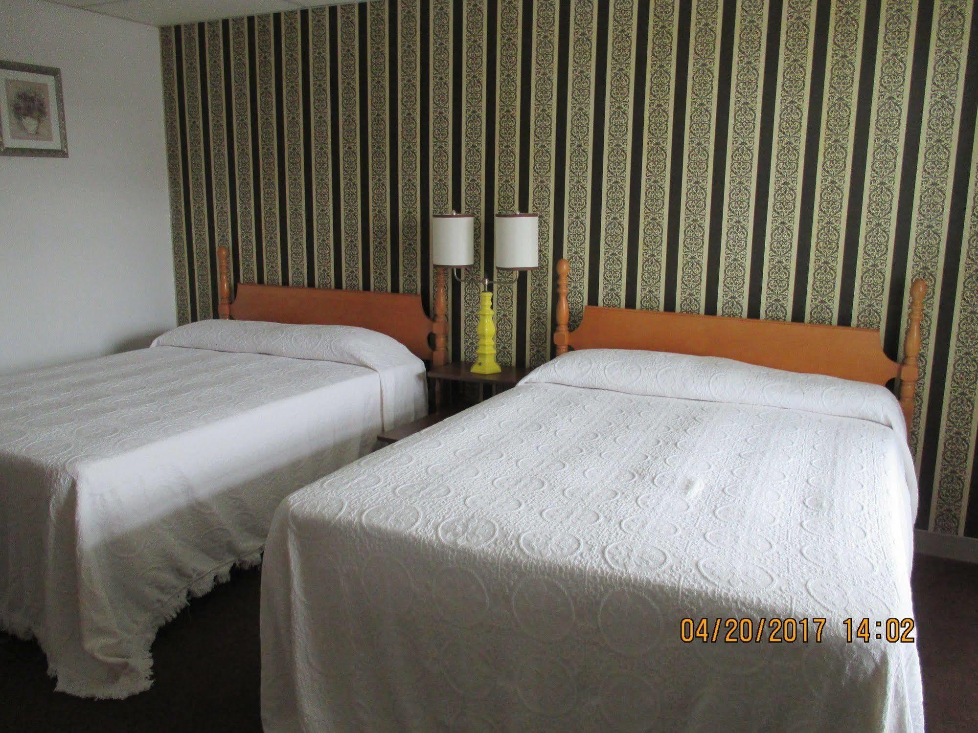 Long Beach Motor Inn Йорк Экстерьер фото
