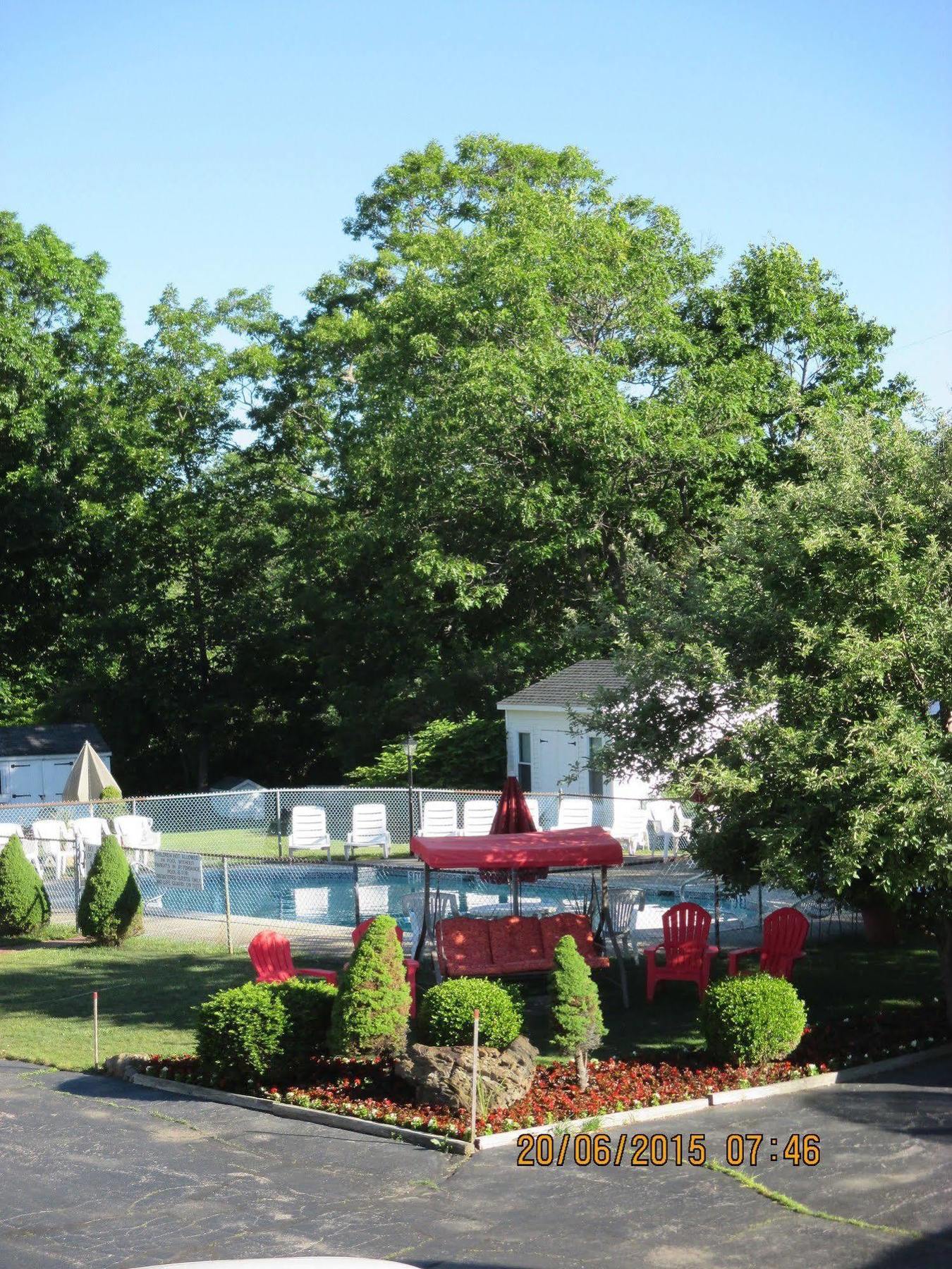 Long Beach Motor Inn Йорк Экстерьер фото
